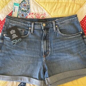 NWT Silver Jeans Women's Medium Blue Straight-Leg Denim Shorts